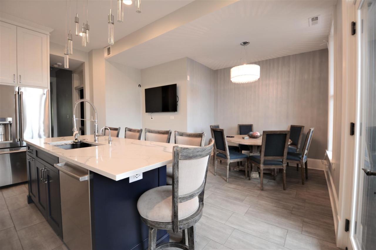 Penthouse Level, Stunning Wrigley Stay ชิคาโก ภายนอก รูปภาพ
